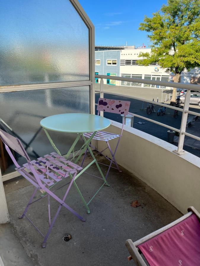 Au Coeur Du Centre Ville De La Rochelle Au Calme Avec Stationnement Gratuit Extérieur photo