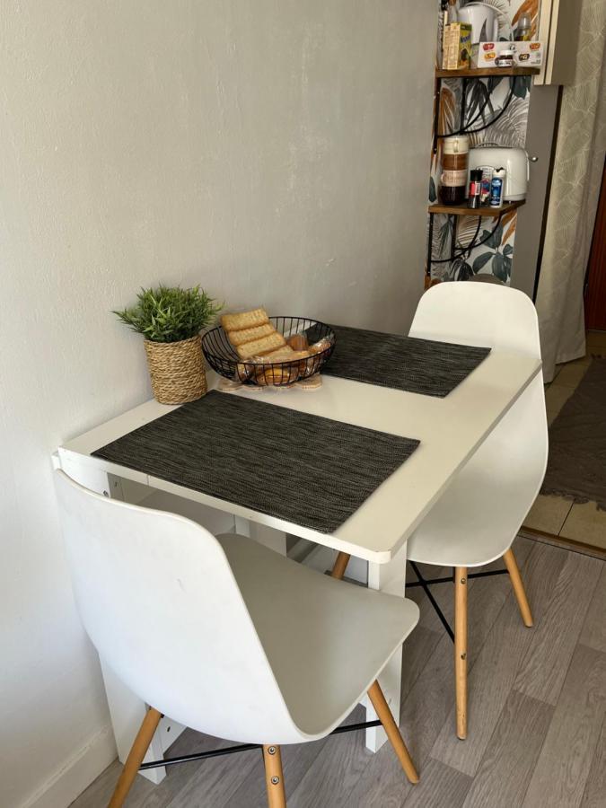 Au Coeur Du Centre Ville De La Rochelle Au Calme Avec Stationnement Gratuit Extérieur photo