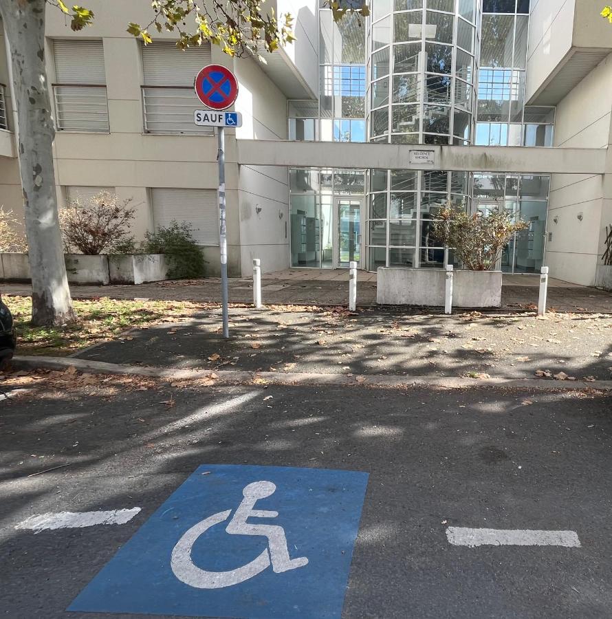 Au Coeur Du Centre Ville De La Rochelle Au Calme Avec Stationnement Gratuit Extérieur photo