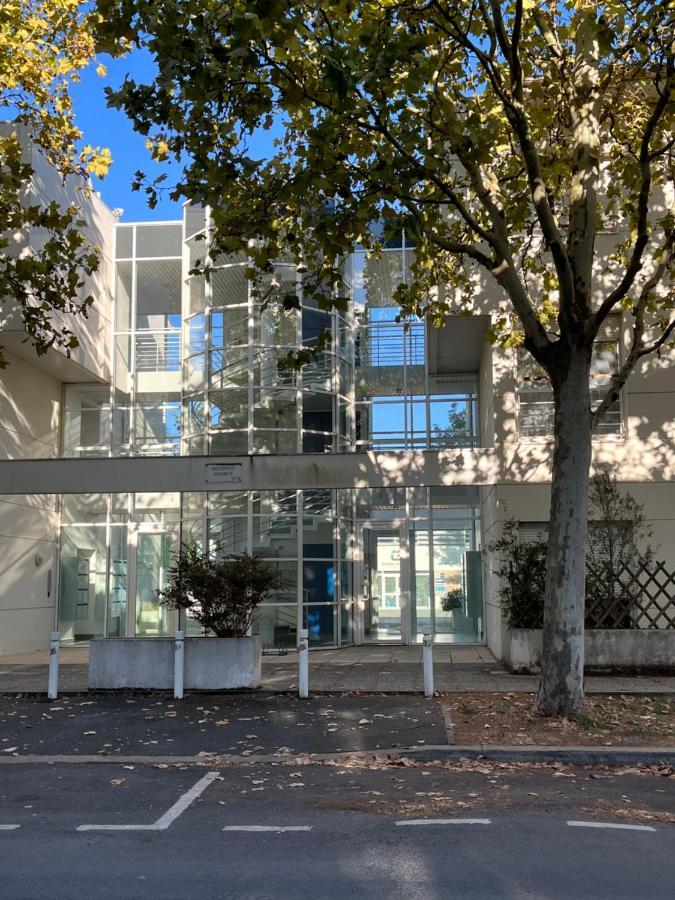Au Coeur Du Centre Ville De La Rochelle Au Calme Avec Stationnement Gratuit Extérieur photo